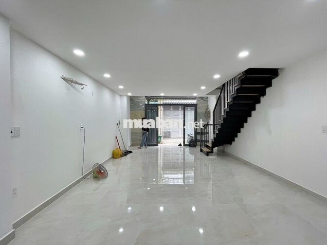 Cho thuê nhà nguyên căn gần ngã tư ga q12, ráp gỗ vấp.