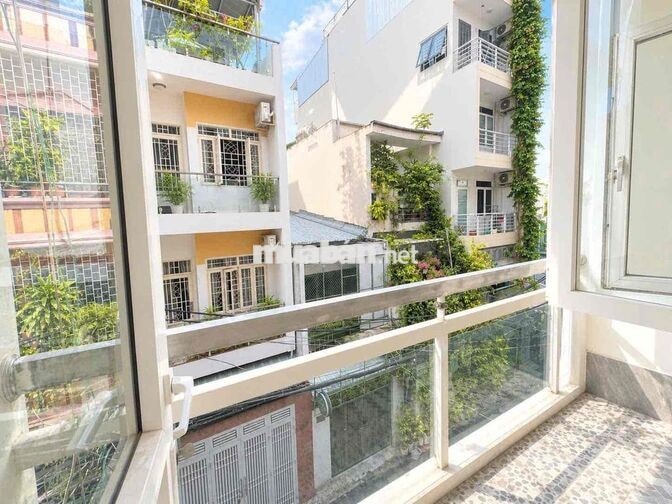 ⁠Cho thuê căn hộ ban công gần Chùa Vĩnh Nghiêm, Trần Quang Diệu quận 3