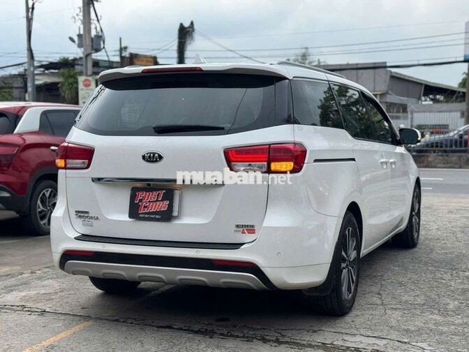 Kia Sedona 2017 2.2DATH full dầu,7 chỗ,màu trắng