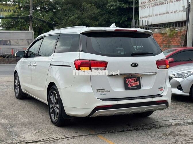 Kia Sedona 2017 2.2DATH full dầu,7 chỗ,màu trắng