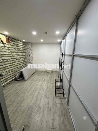 Phòng rẻ mặt tiền Trần Hưng Đạo