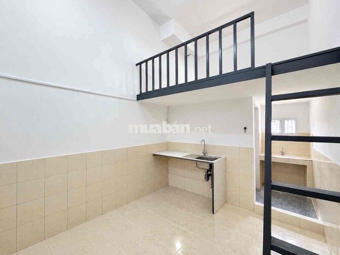 PHÒNG TRỆT MỚI XÂY GÁC CAO SẴN KỆ BẾP RA VÀO VÂN TAY GIỜ GIẤC TỰ DO