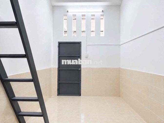 PHÒNG TRỆT MỚI XÂY GÁC CAO SẴN KỆ BẾP RA VÀO VÂN TAY GIỜ GIẤC TỰ DO