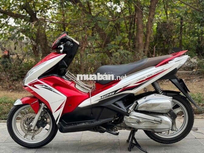 Honda Air Blade 125 Đỏ trắng xe đẹp như mới