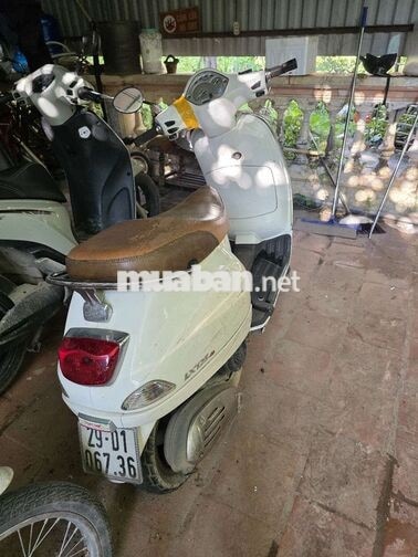 Piaggio Vespa LX 125 Trắng Xăng