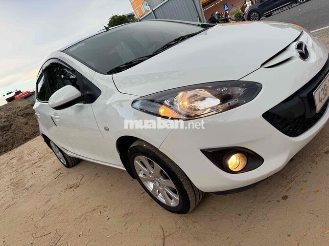 Mazda Mazda 2 2012 Trắng hatchback