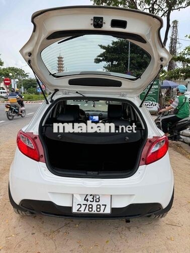 Mazda Mazda 2 2012 Trắng hatchback