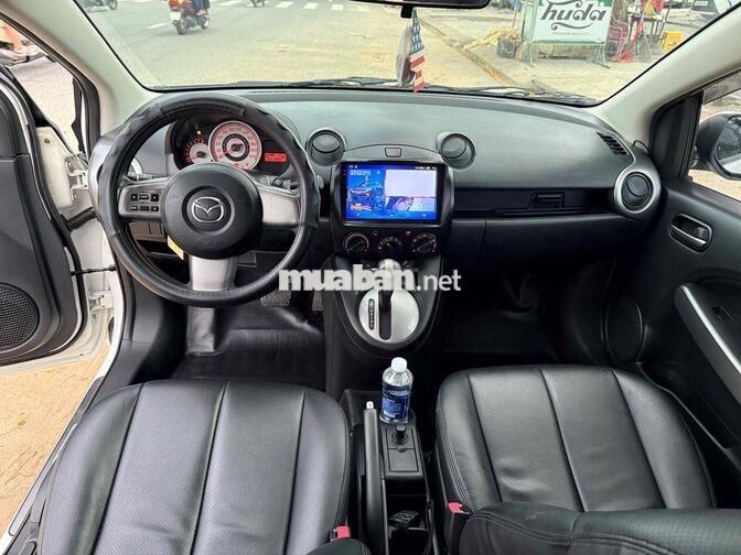 Mazda Mazda 2 2012 Trắng hatchback