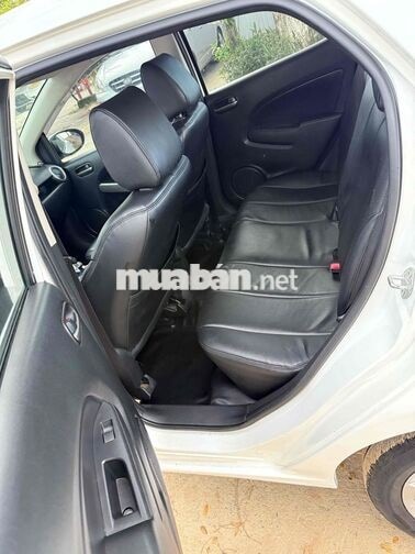 Mazda Mazda 2 2012 Trắng hatchback