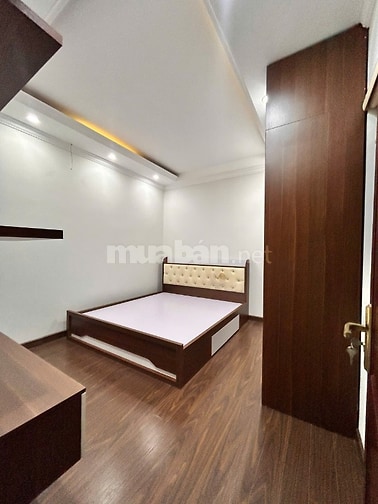 Bán nhà phân lô báo Tiền phong 7 tầng thang máy, 2 oto ngủ trong nhà