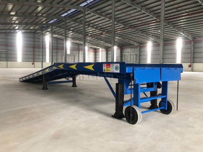 Cầu dẫn xe nâng lên container tải 10 tấn