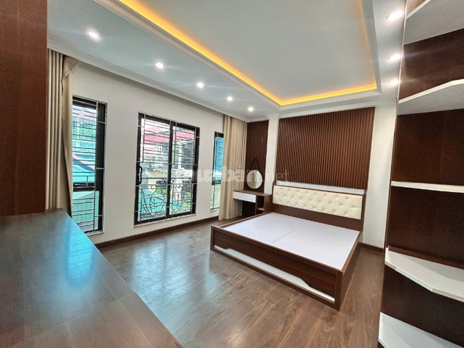 Bán nhà phân lô báo Tiền phong 7 tầng thang máy, 2 oto ngủ trong nhà