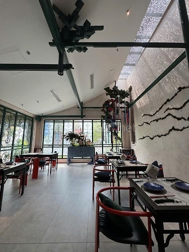 CHO THUÊ NHÀ TÚ XƯƠNG - P.6,QUẬN 3 DT:10X32M, 1 TRỆT TRỐNG SUỐT