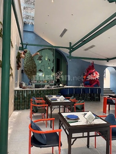 CHO THUÊ NHÀ TÚ XƯƠNG - P.6,QUẬN 3 DT:10X32M, 1 TRỆT TRỐNG SUỐT