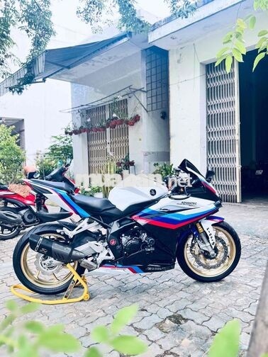 Honda CBR250R Naked bike 249cc 6 cấp