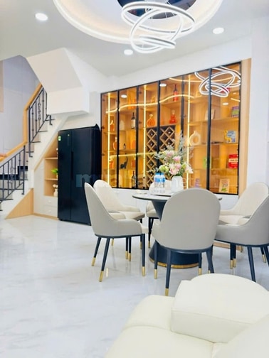 Nguyễn Trung Trực -  tính ra chỉ có 124 triệu/m2, vừa đất vừa nhà luôn