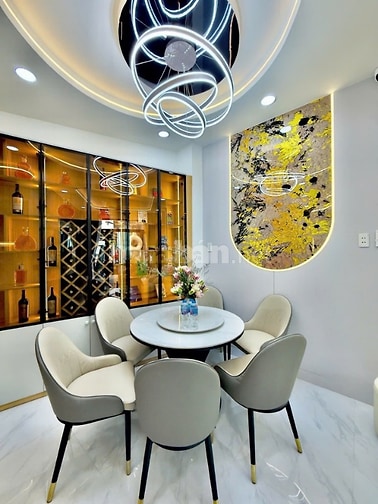 Nguyễn Trung Trực -  tính ra chỉ có 124 triệu/m2, vừa đất vừa nhà luôn