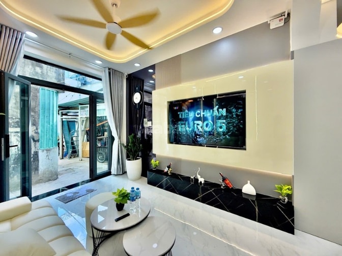 Nguyễn Trung Trực -  tính ra chỉ có 124 triệu/m2, vừa đất vừa nhà luôn