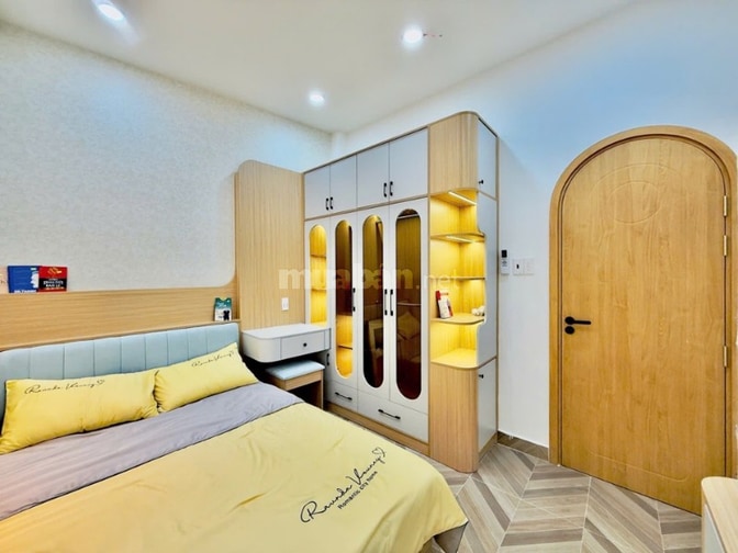 Nguyễn Trung Trực -  tính ra chỉ có 124 triệu/m2, vừa đất vừa nhà luôn