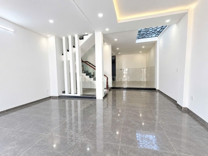 CHO THUÊ NHÀ LÊ VĂN SỸ - P. NHIÊU LỘC, QUẬN 3. NGANG 7M, 1 TRỆT 3 LẦU