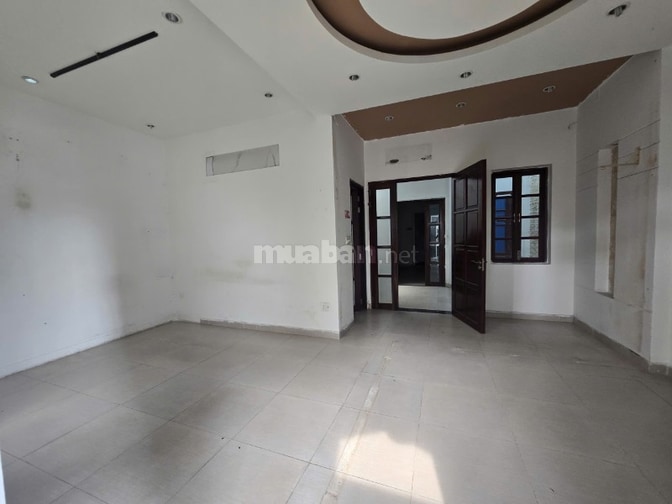 CHO THUÊ NHÀ LÊ VĂN SỸ - P. NHIÊU LỘC, QUẬN 3. NGANG 7M, 1 TRỆT 3 LẦU