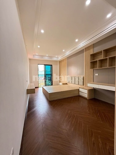 Bán Nhà Mới 7 Tầng Thang Máy Ô Tô Vào 10 Tỷ Phố Thạch Bàn - Cổ Linh