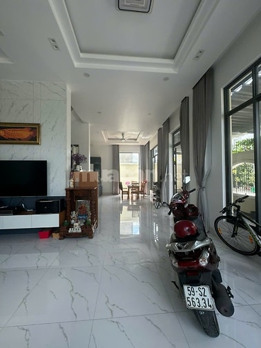 Bán biệt thự 2 mặt tiền Đặng Thùy Trâm