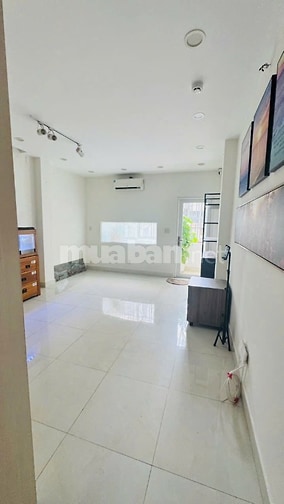 Bán căn nhà mặt tiền đương Hoang Kim Giao P5Q8