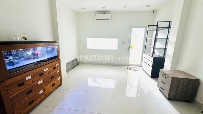 Bán căn nhà mặt tiền đương Hoang Kim Giao P5Q8