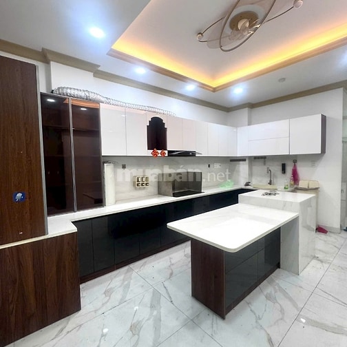 Bán nhà MT Bàu Cát phường 11, Tân Bình, gần chợ, 7 tầng, giá 19.5 tỷ