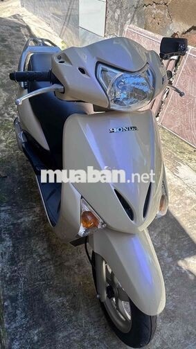 Honda Lead Vàng kem