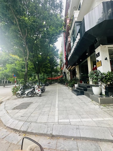 Bán nhà mặt phố KBT 6,5 tầng Phó Đức Chính xây mới cho thuê 110tr/1 th