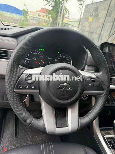 Mitsubishi Xpander Premium 2022 Trắng 7 chỗ