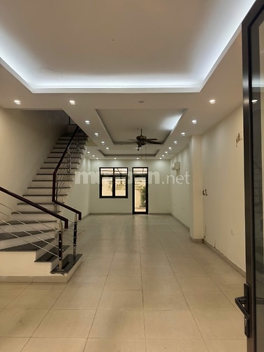 Cho thuê nhà 45 triệu (101m2 x 5,5 tầng) căn D29 Dreamland 107 Xuân La