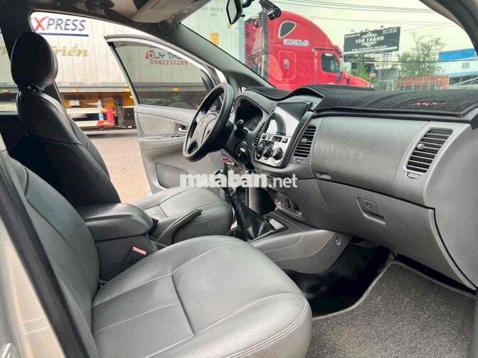 Toyota Innova 2012 E xin  Số sàn nói ko vs dịch vụ