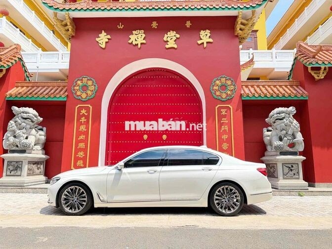 BMW 740Li 2015 Trắng 5 chỗ