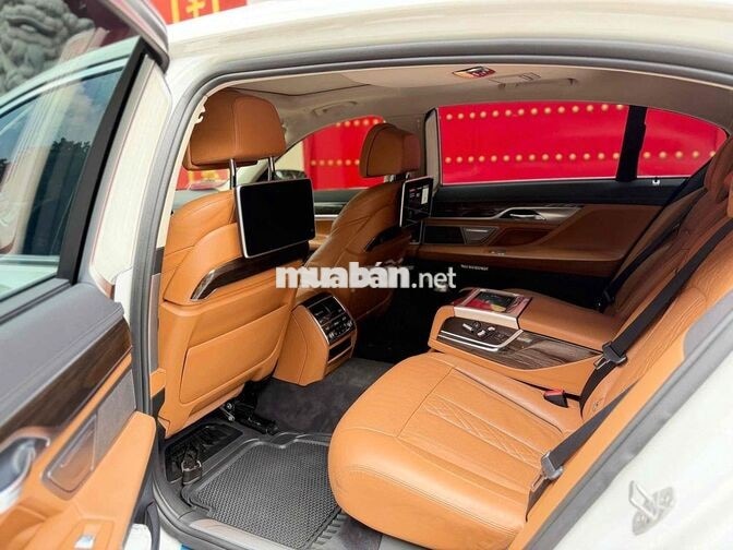 BMW 740Li 2015 Trắng 5 chỗ