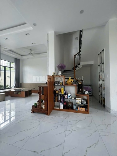 Biệt thự 3 lầu tuyệt đẹp góc 2 mặt tiền đường 16m Đặng Thuỳ Trâm, P13,