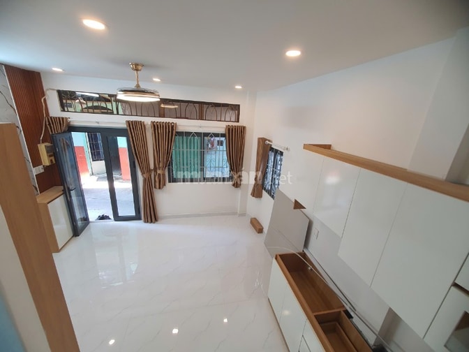 Bán nhà mới đẹp, full Nội thất -gần Lê Đại Hành -DTSD50m2 1lầu 2pn 2wc