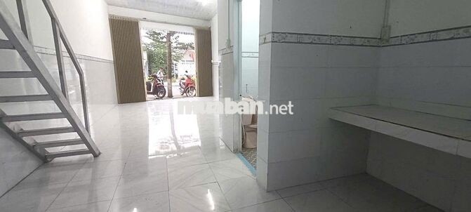 nhà 4 triệu 2 mặt tiền đường Huỳnh Phan Hộ thuận lợi cho việc KD