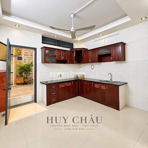Hơn 6 tỷ sở hữu nhà 2 mặt hẻm xe hơi Quận 7 