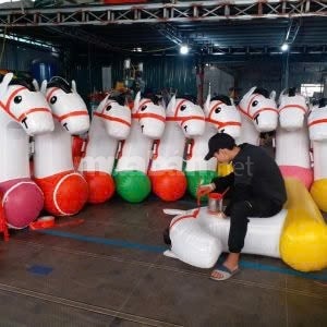 Ngựa chiến ngựa bơm hơi  Cho thuê ngựa chiến 