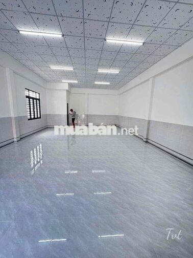 Mặt bằng ngay Đồng Văn Cống ( gần bên Võ Văn Kiệt )