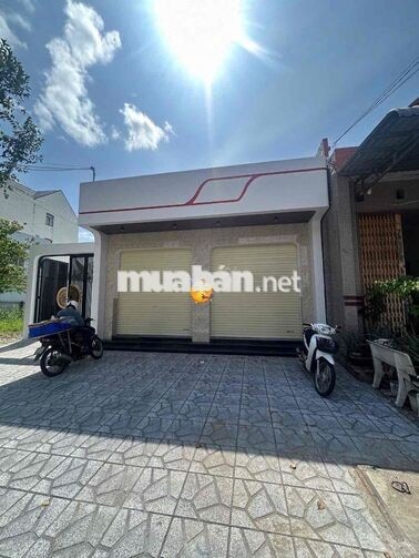 Mặt bằng ngay Đồng Văn Cống ( gần bên Võ Văn Kiệt )