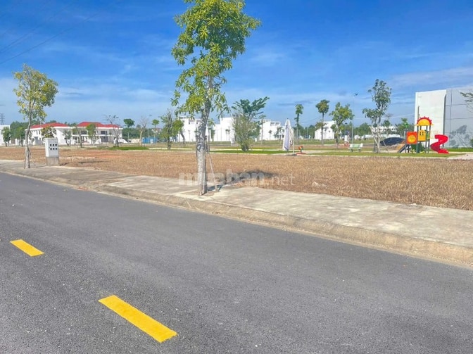 Bán nhanh lô đất ngay mặt tiền DT741, sẵn sổ HCM - Chỉ 300tr sở hữu