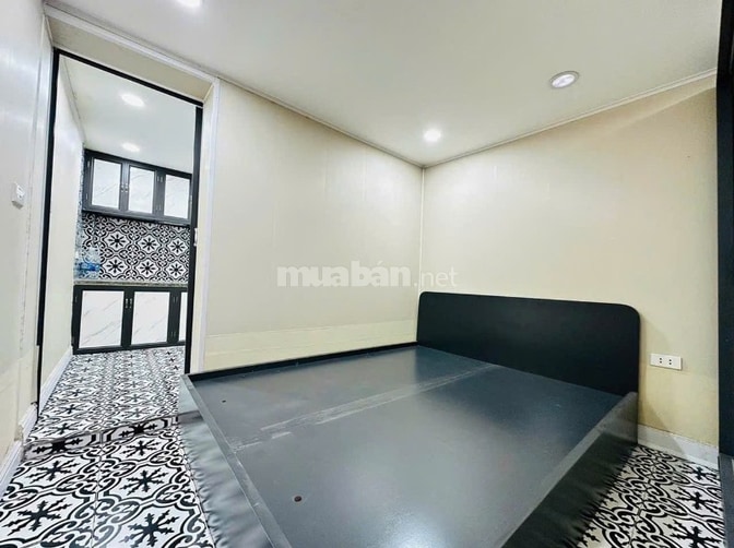 Bán căn hộ tập thể tầng 1 ở phố Thịnh Quang, Đống Đa