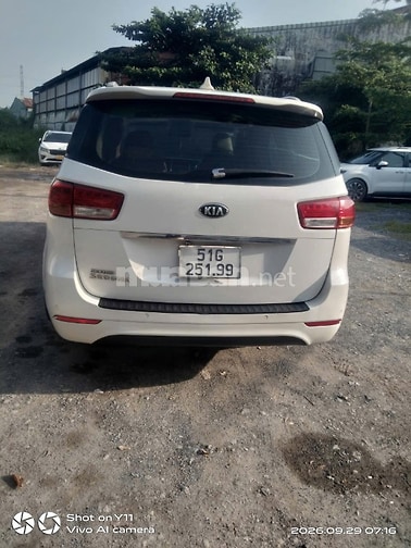Bán gấp xe hơi KIA SEDONA màu trắng đời 2017, xe sài kỹ còn rất mới 