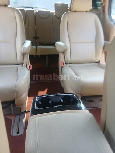 Bán gấp xe hơi KIA SEDONA màu trắng đời 2017, xe sài kỹ còn rất mới 
