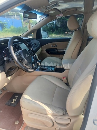 Bán gấp xe hơi KIA SEDONA màu trắng đời 2017, xe sài kỹ còn rất mới 
