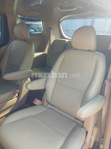Bán gấp xe hơi KIA SEDONA màu trắng đời 2017, xe sài kỹ còn rất mới 
